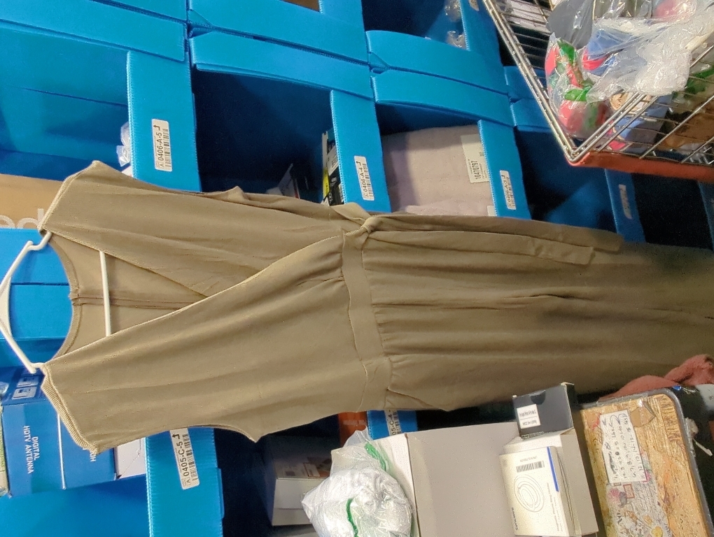 Size L ...Elegant Sleeveless Cross-Neck Jumpsuit with Waist Tie