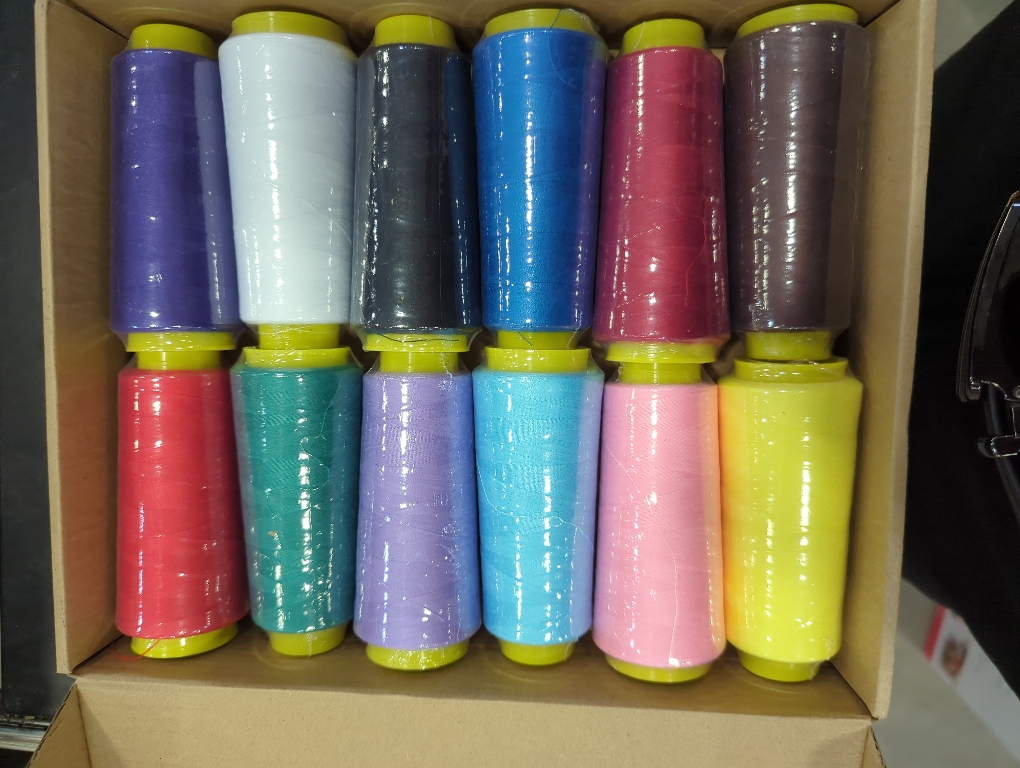 12 Pack Serger Thread Cones, 1800 Yards Each Spool Overlock Thread, PolyesterThread 40s/2 for Serger&Overlock, Quilting, Piecing, Sewing Machine