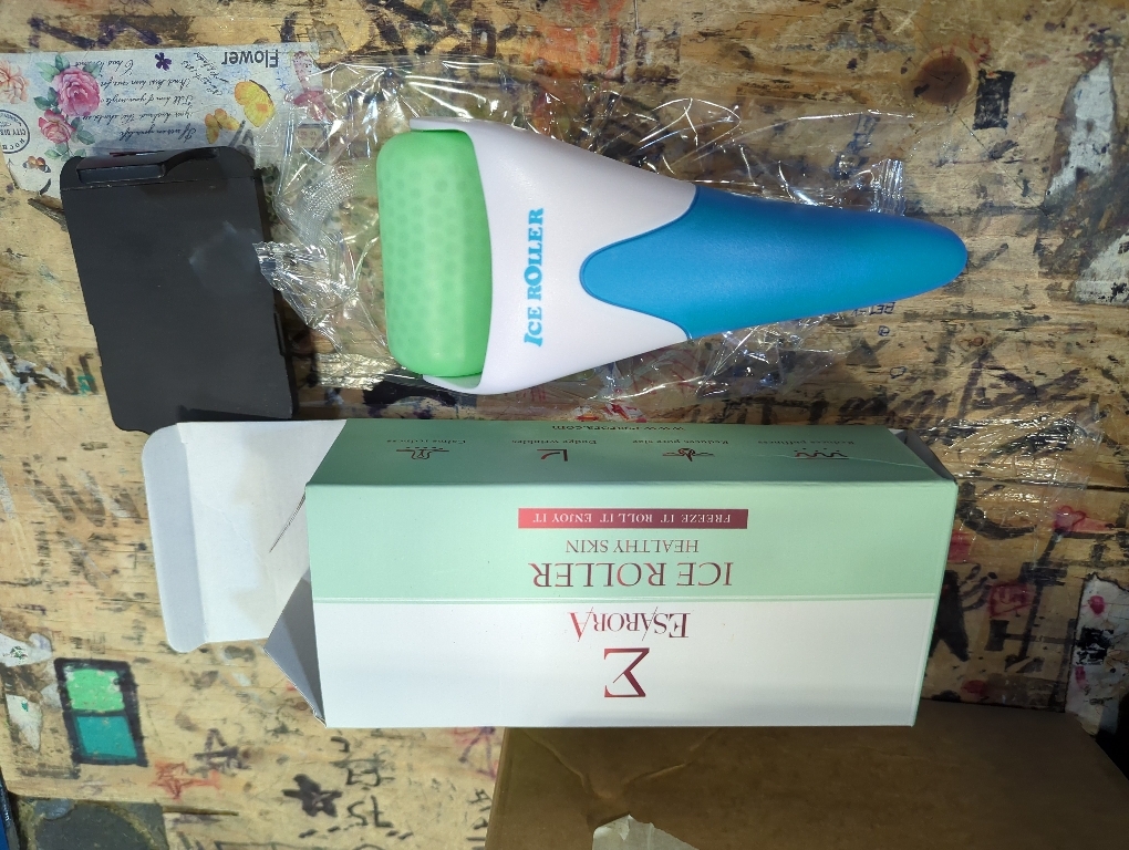 ESARORA Ice Roller for Face & Eye, Puffiness, Migraine, Pain Relief and Minor Injury, Skin Care Products