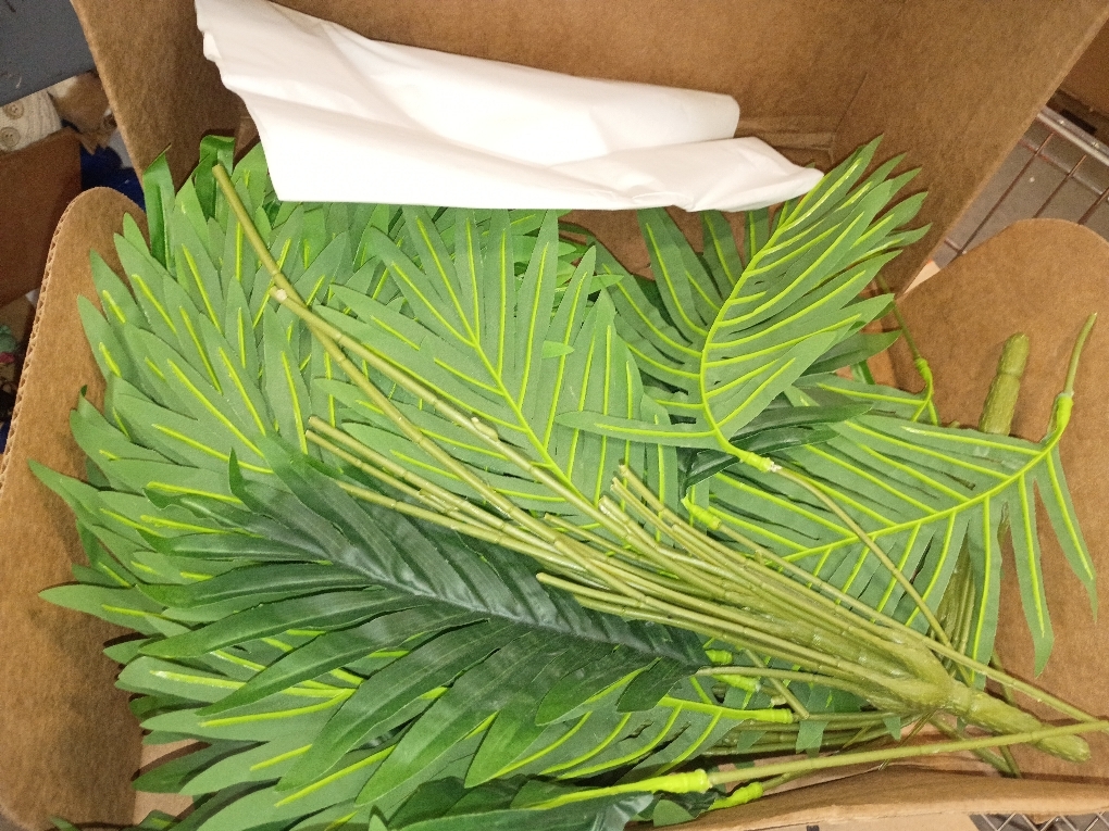 Unomor Artificial Leaf Plant Faux Ornament Simulated Greenery for Home Office Decor for Parties Easy Maintenance Realistic Design for Indoor Outdoor Use