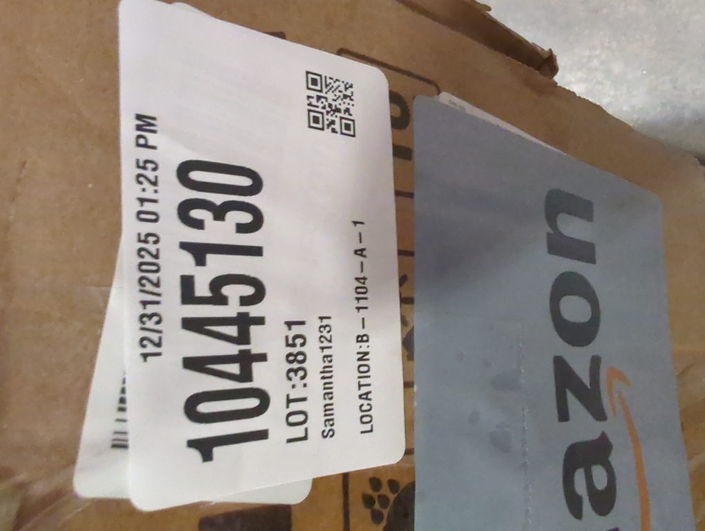 6ft Full Body Unlit Artificial Christmas Tree, Realistic Dense Pine with 1,000 Branch Tips, Hinged Easy Assembly & Stable Base, Perfect for Holiday Ornaments