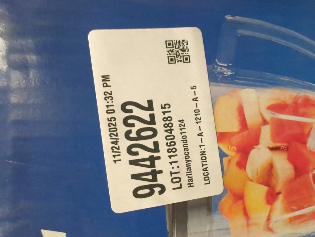 Oster Easy-to-Clean Blender with Dishwasher-Safe Glass Jar with a 20 oz. Blend-n-Go Cup