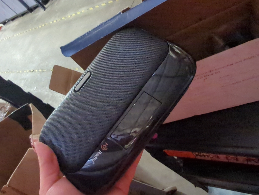 Insignia™ - Tabletop FM/HD Radio - Black