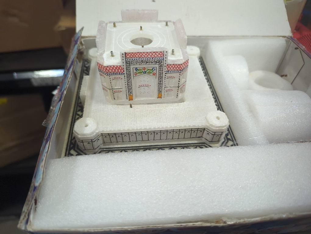 Size 6 inch CARRY ME Indian White Marble Handmade Agra Taj Mahal Replica Model with Colourful Painting (6 INCH)