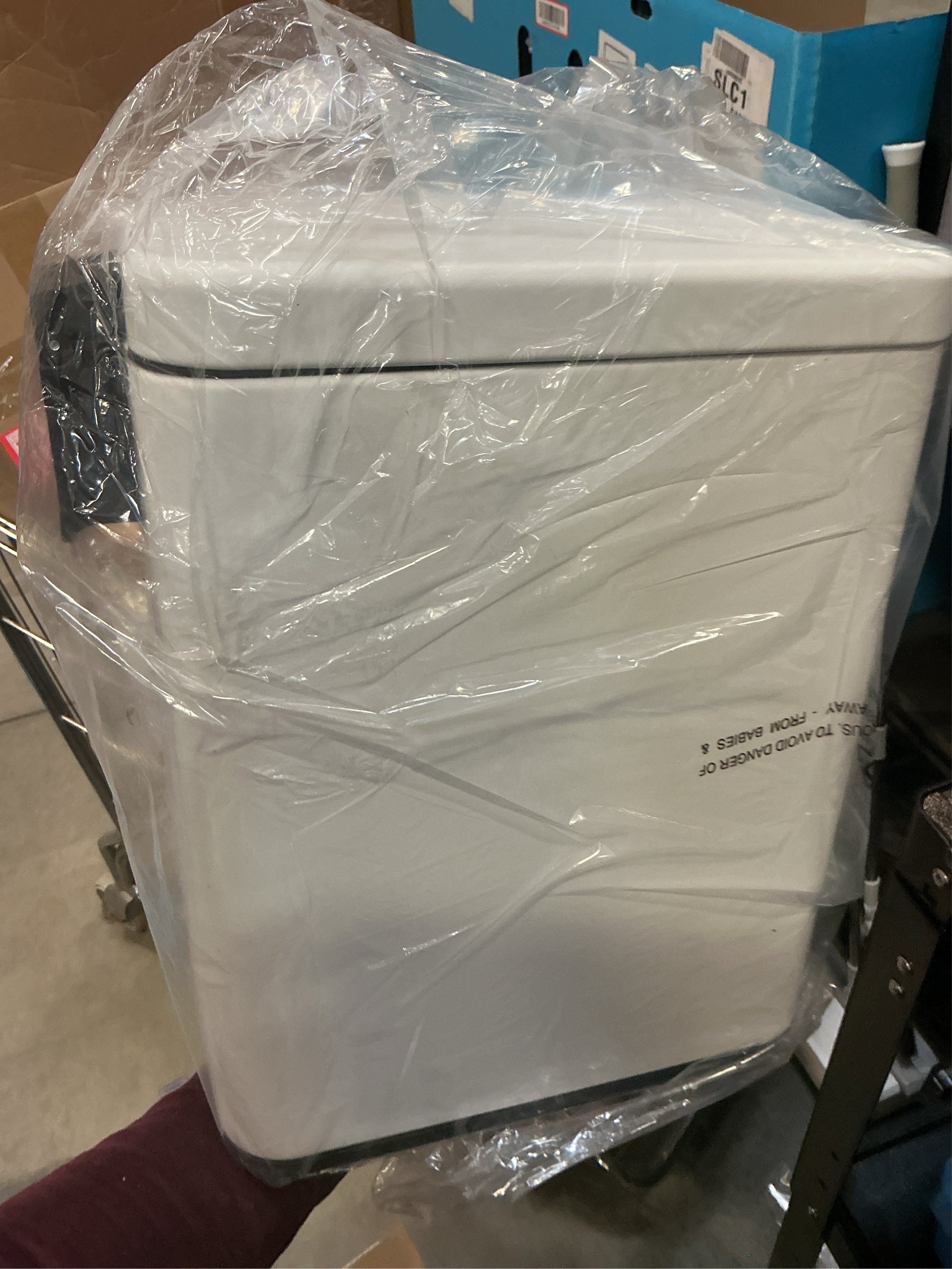 Cesun Bathroom Trash Can with Lid, 2.6 Gallon Small Bathroom Garbage Can Soft Close, Stainless Steel Waste Basket with Step Pedal for Bedroom, Laundry Room, Living Room, Home Office, Toilet, RV, White