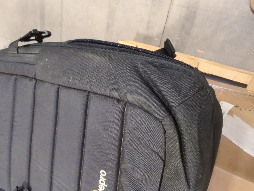 Lowepro Tahoe BP 150, Camera Bag, Lightweight Compact Camera Backpack for Cameras, CSC, DJI Spark Drone, Black, 27.5 x 21.7 x 40.3 cm, Medium LP36892-PWW