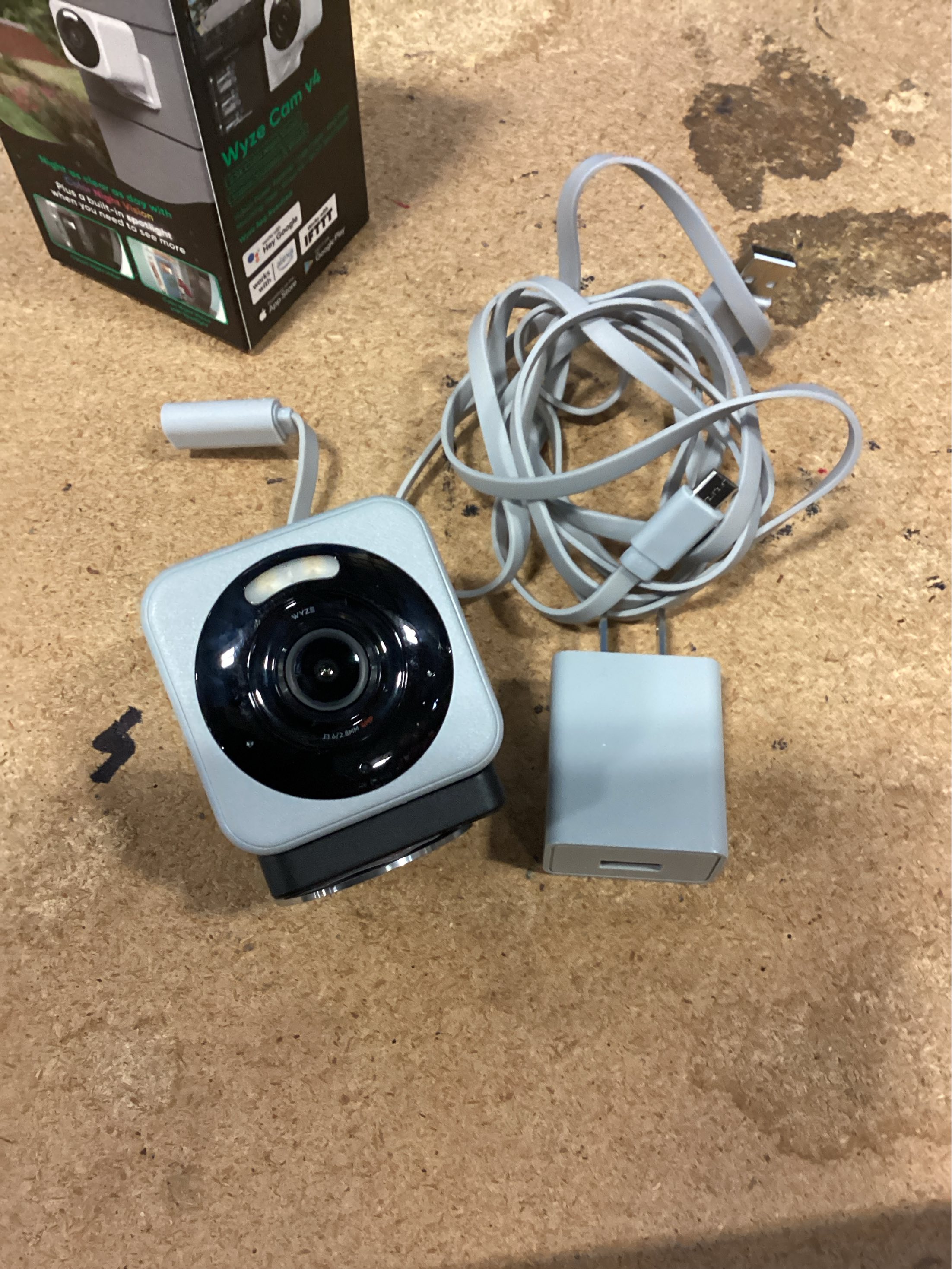Wyze Cam V4 Plug-in Indoor and Outdoor Smart-Enabled Security Camera