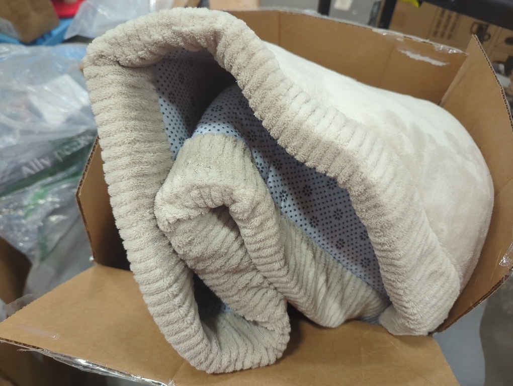 CloudSoft Mat for Floor Beige – Coral Velvet Memory Foam Rug – Non-Slip, Water-Resistant