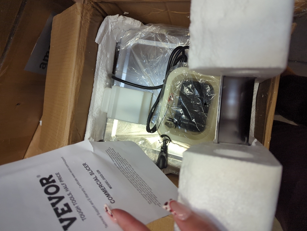 VEVOR Meat Cutter Machine, 550W Meat Slicer, 350 lb/h Commercial Meat Cutting Machine, Stainless Steel, 3.5 mm Thickness, Electric Food Cutting Slicer for Home Kitchen, Restaurant, Supermarket