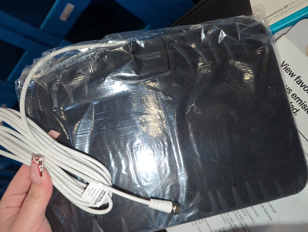 Best Buy Essentials™ - Thin Indoor HDTV Antenna - 35 Mile Range - Black/White