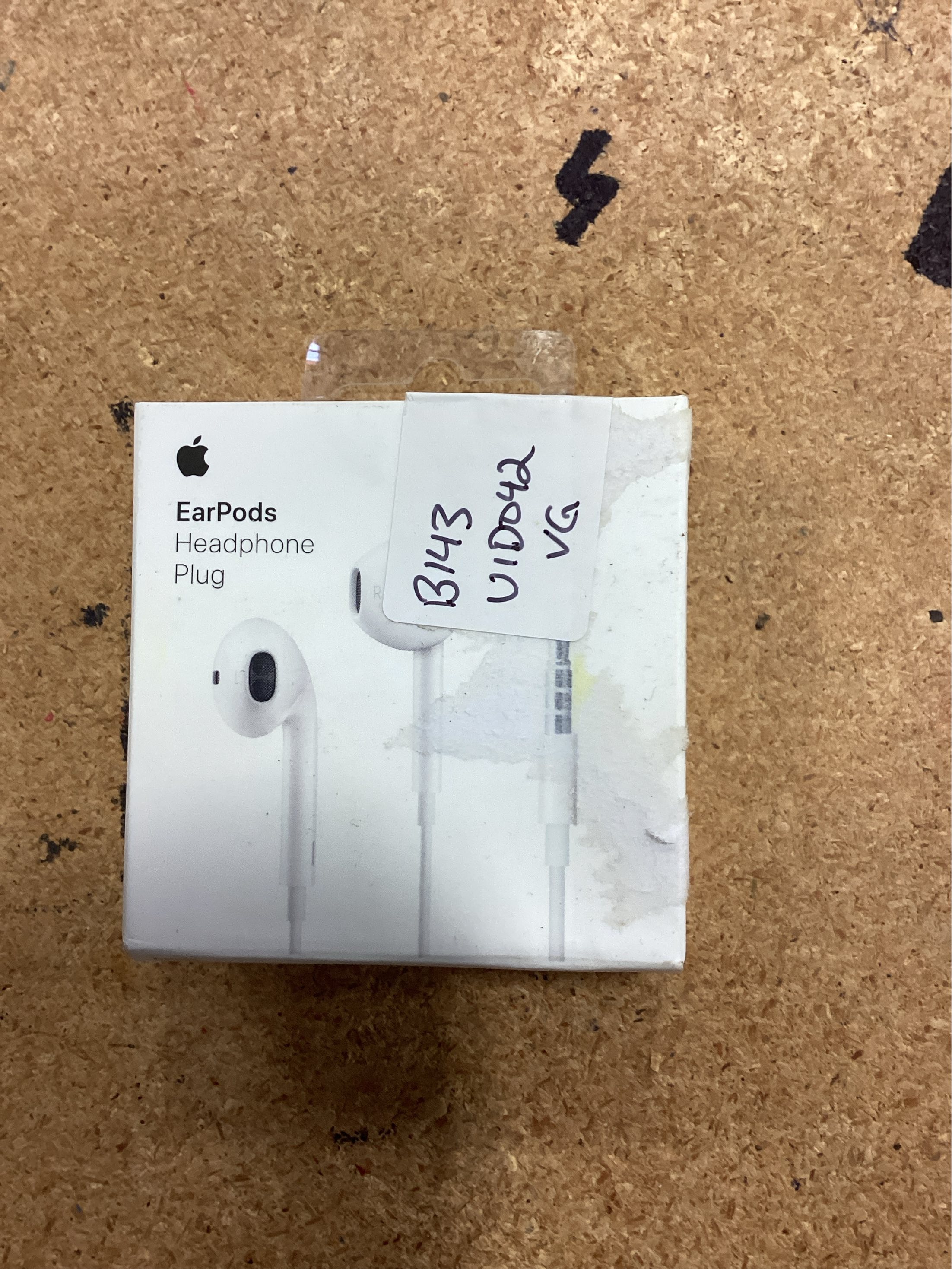 Apple EarPods Headphones with 3.5mm Plug, Wired Ear Buds with Built-in Remote to Control Music, Phone Calls, and Volume