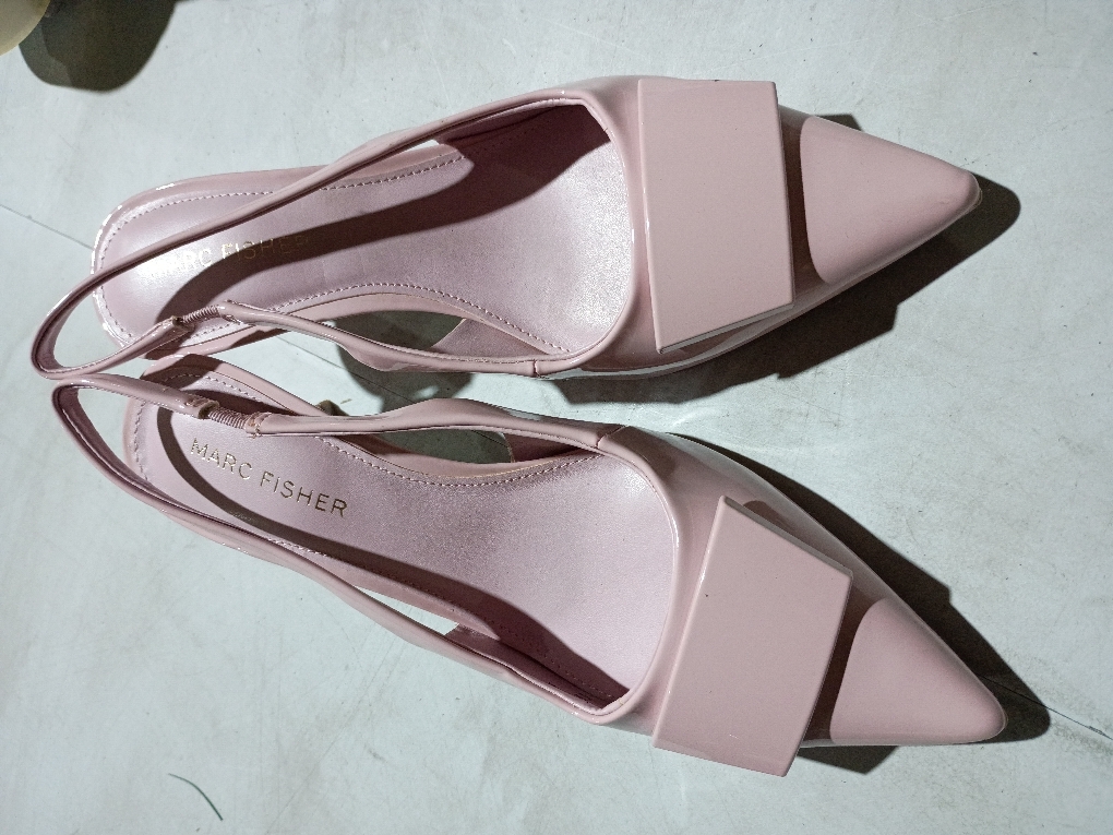 Marc Fisher Women's Arordes size 61/2M