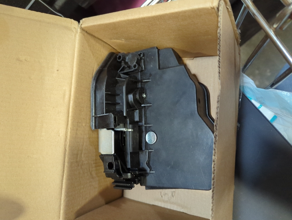 for BMW 320i / 323i / 328i / 330i / 335i Door Lock Actuator 2006-2015 Driver Side | Front | w/Latch | w/Anti-Theft Package | 51217202143