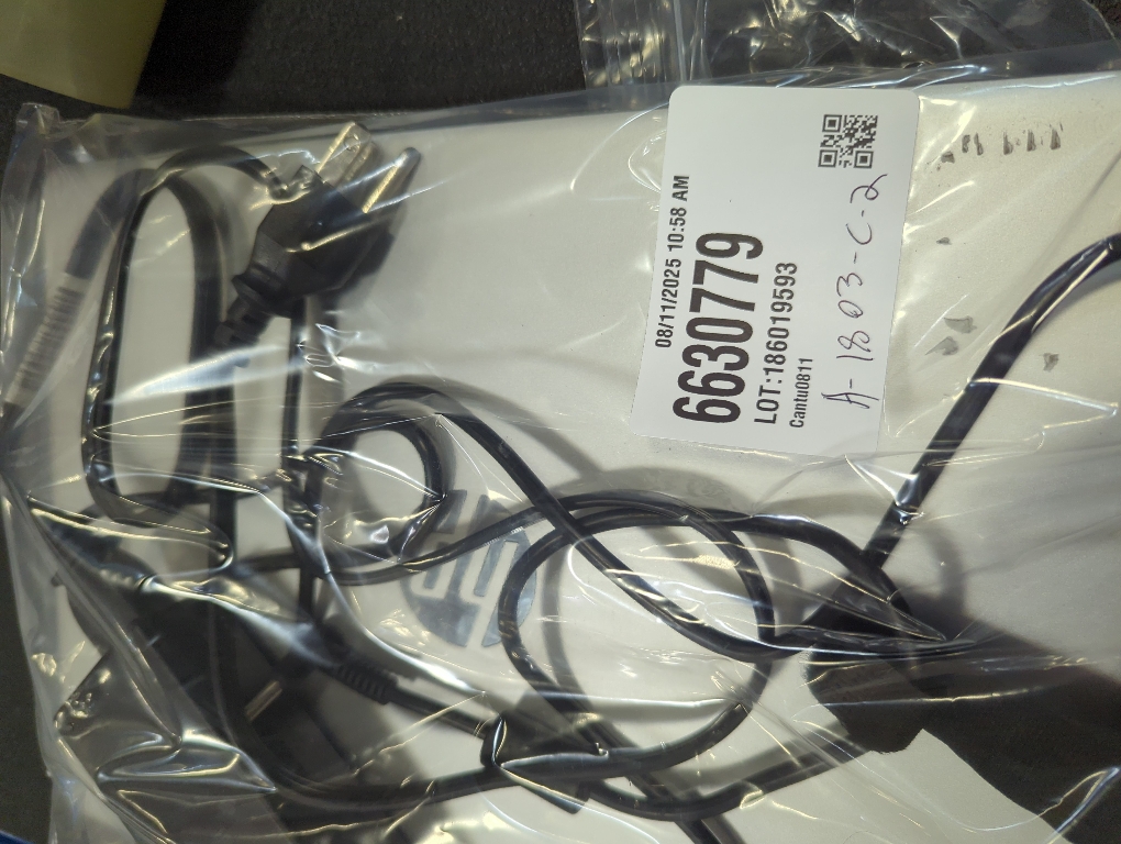 HP Notebook - 14-df0053od With Charger