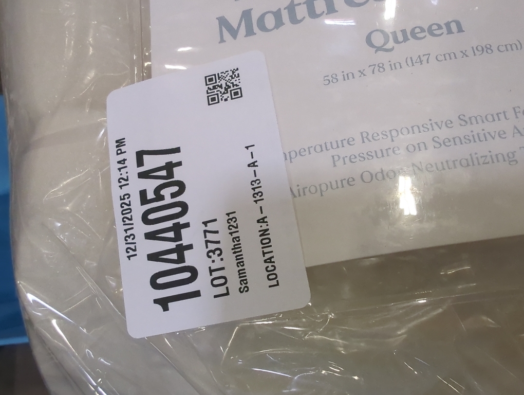 Nestwell 1.5-Inch Memory Foam Queen Mattress Topper in Neutral