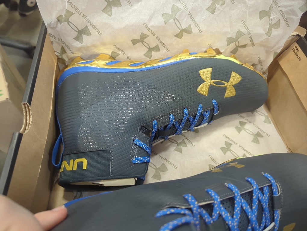 Size 15 Color blue Under Armour Spine Men's Football Cleats