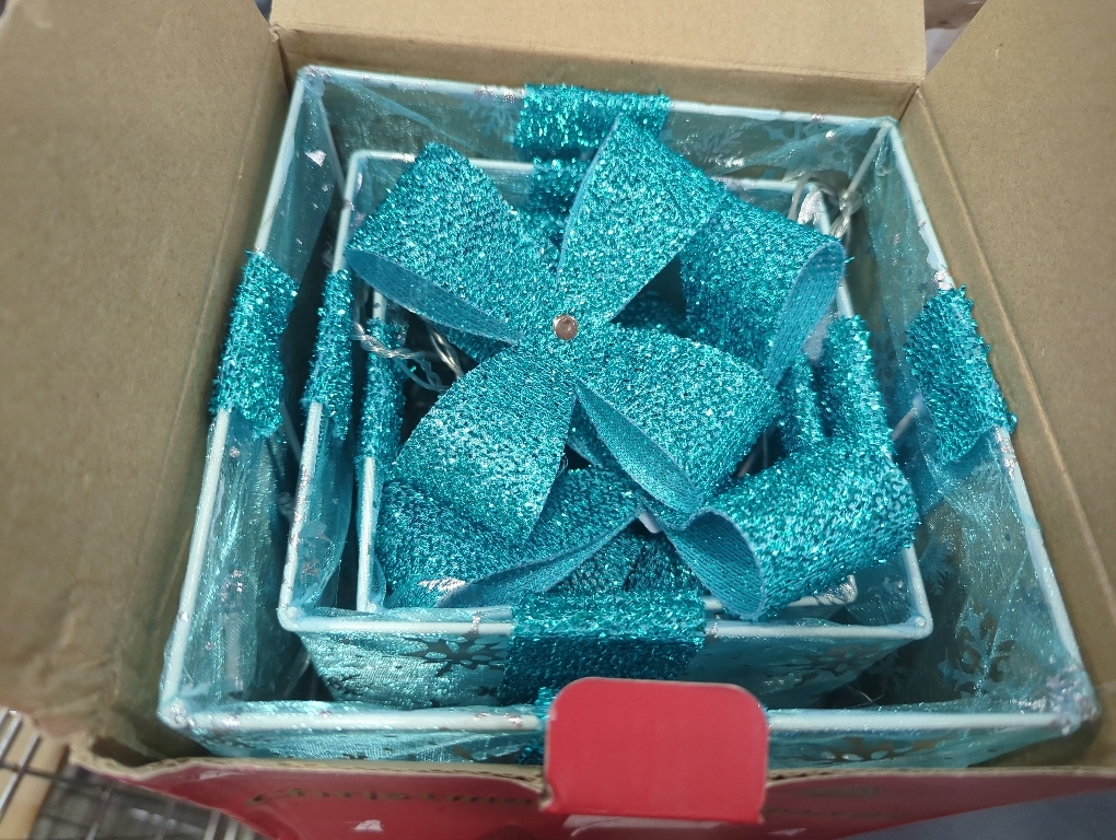 Set of 3 Christmas Lighted Gift Boxes, Indoor Christmas Decor with 60 LED Cool White Mini String Lights, Present Boxes with Bows and Snowflake Design for Xmas Tree Holiday Home Mantel Decor