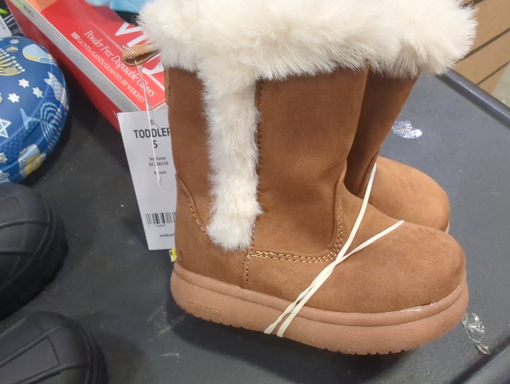 Size 5T Color brown fur lined boots