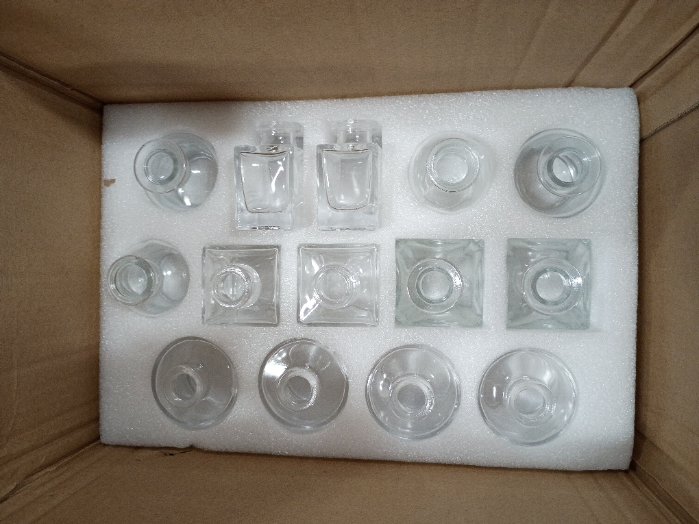 Glass Bud Vase Set of 28 Pcs, Small Clear Bud Vases for Flowers, Vintage Vases for Centerpiece Table Wedding Decorations Home Decor Glass Bottles for Birthday Party Anniversary