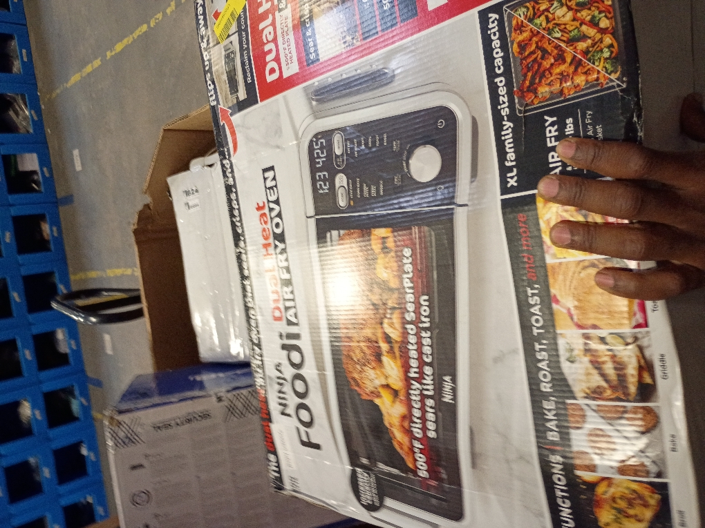 Ninja - Foodi Convection Toaster Oven with 11-in-1 Functionality with Dual Heat Technology and Flip functionality - Silver