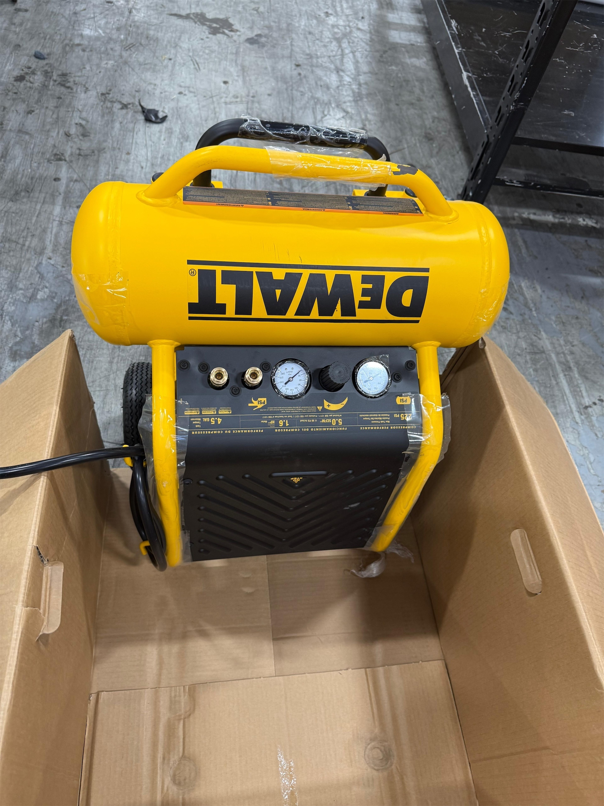 Dewalt 4.5-Gallon Single Stage Portable Electric Horizontal Air Compressor (broken, but works fine - see in the pictures)