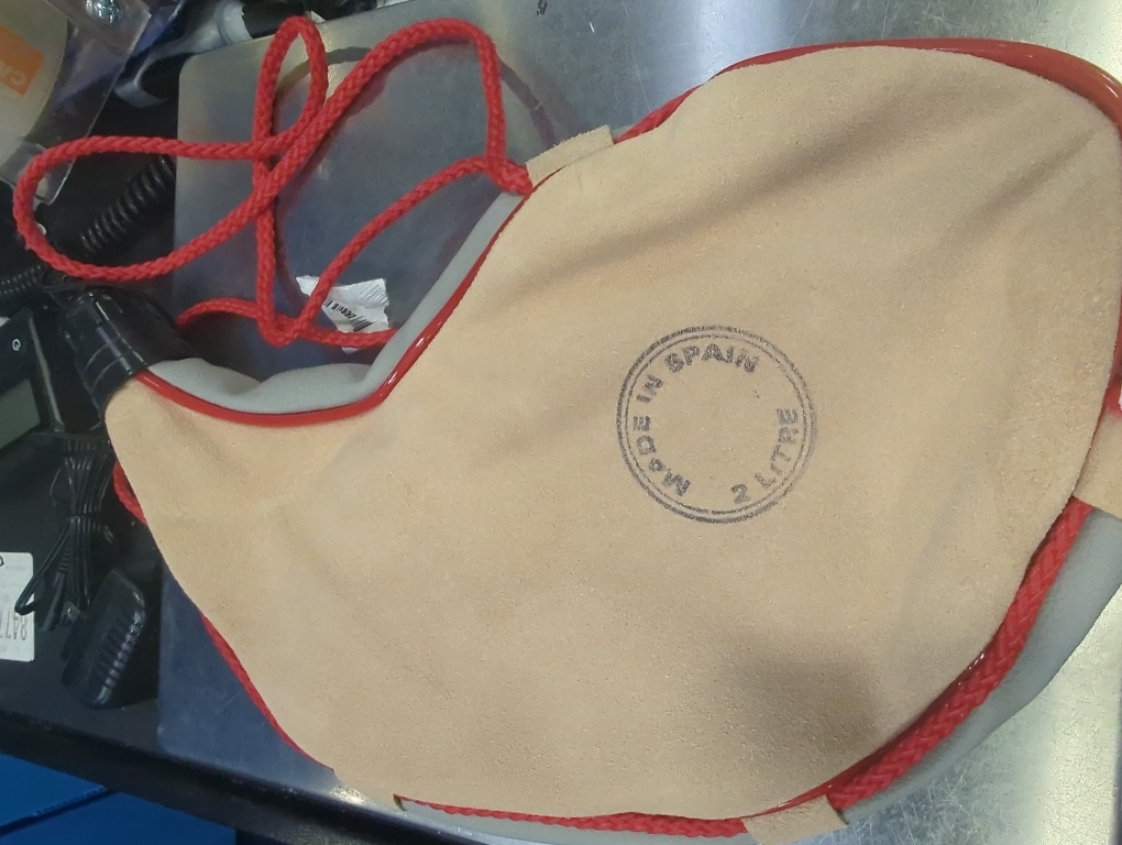 Army Universe Spanish Leather Wine Bota – 2L Waterskin Canteen Flask, Traditional Drink Pouch for Wine or Water