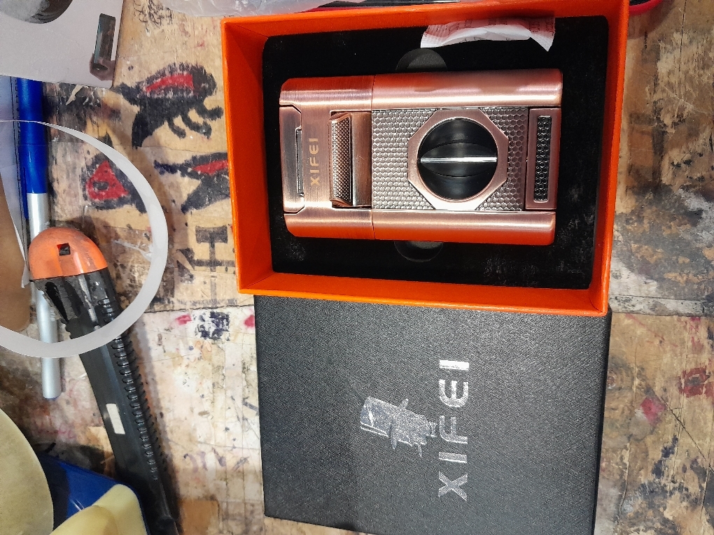 XIFEI 6-in-1 Desktop Lighter, 4 Jet Flame Torch with Straight & V-Cut Cutter, Dual Cigar Punch, Cigar Draw Enhancer, Holder, Refillable Butane Lighter with Gift Box (Bronze)