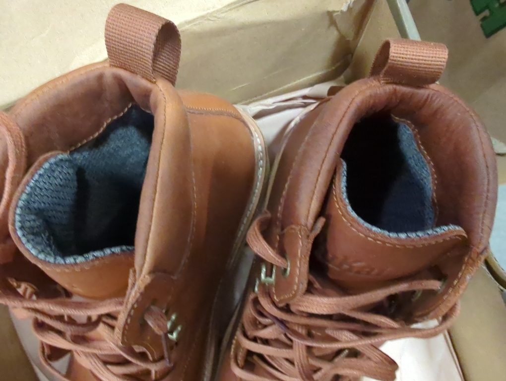 OluKai KilaKila Coconut Husk Mens 10.5