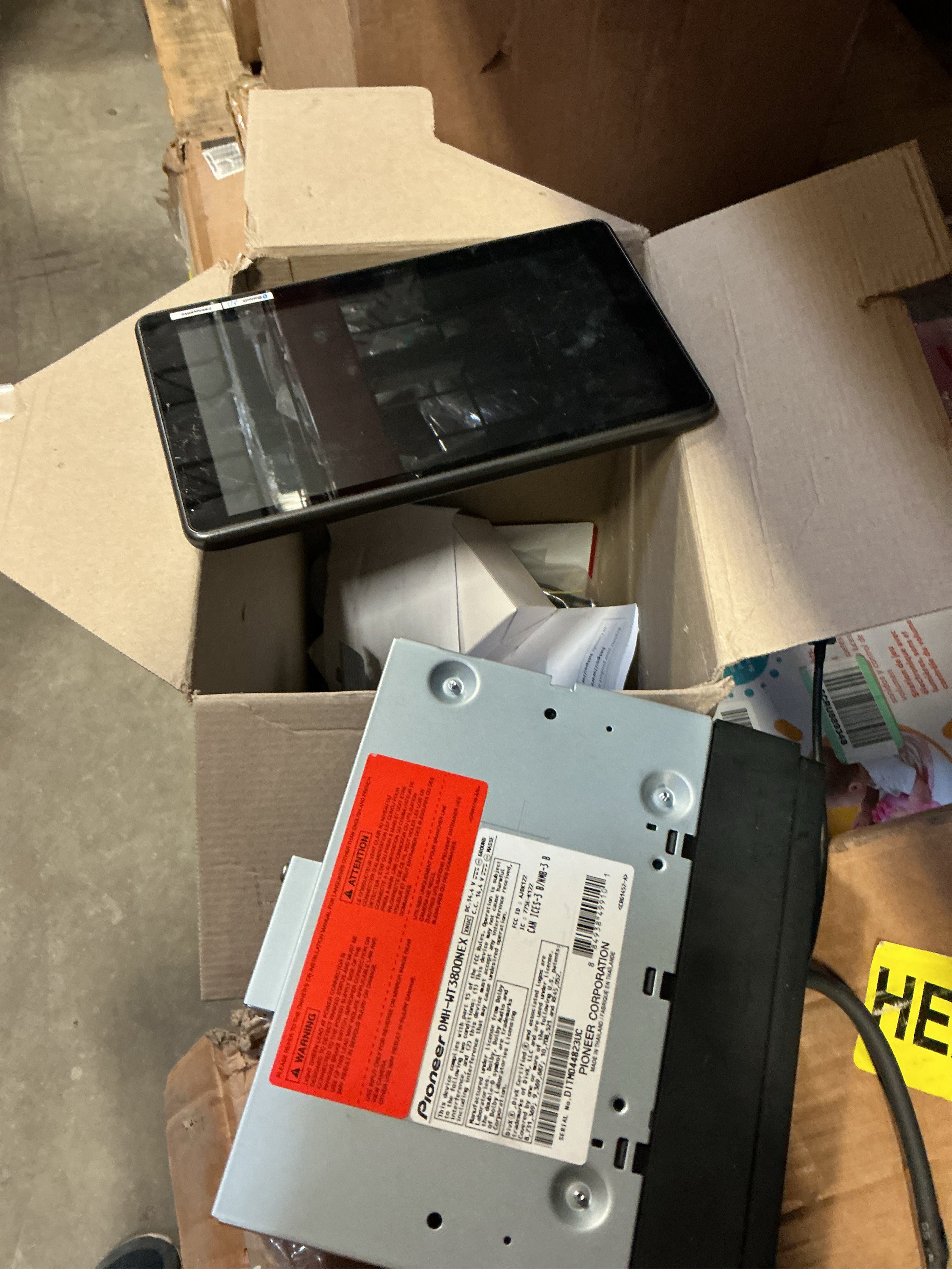 Pioneer DMH-WT3800NEX 9 Capacitive Touchscreen, Floating Display – Wireless & Wired Apple CarPlay & Android Auto, Amazon Alexa, Bluetooth, FLAC, Backup Camera, HD Radio