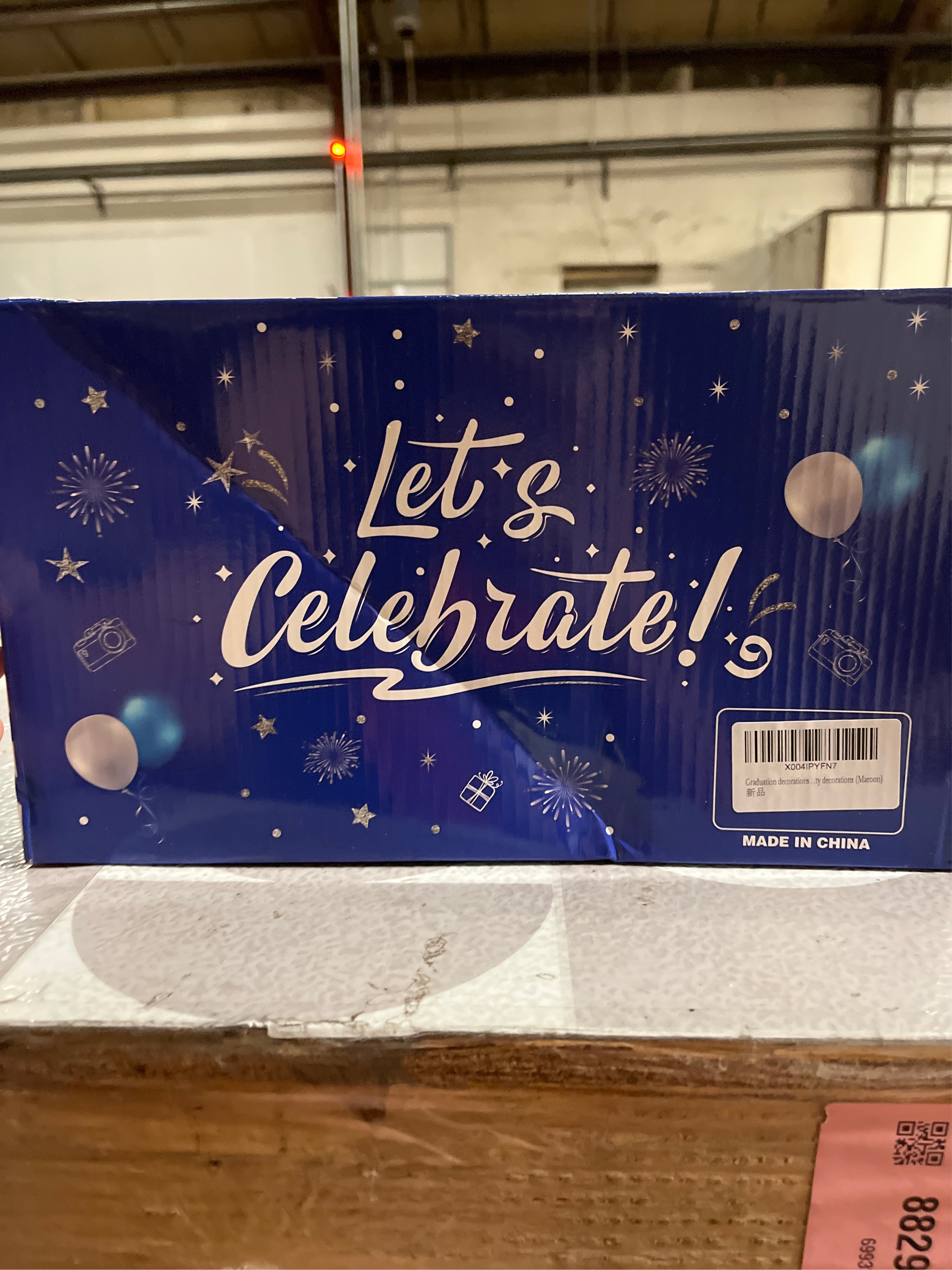 Condition photo showing Good Condition for Grad decor 2025 (Maroon)