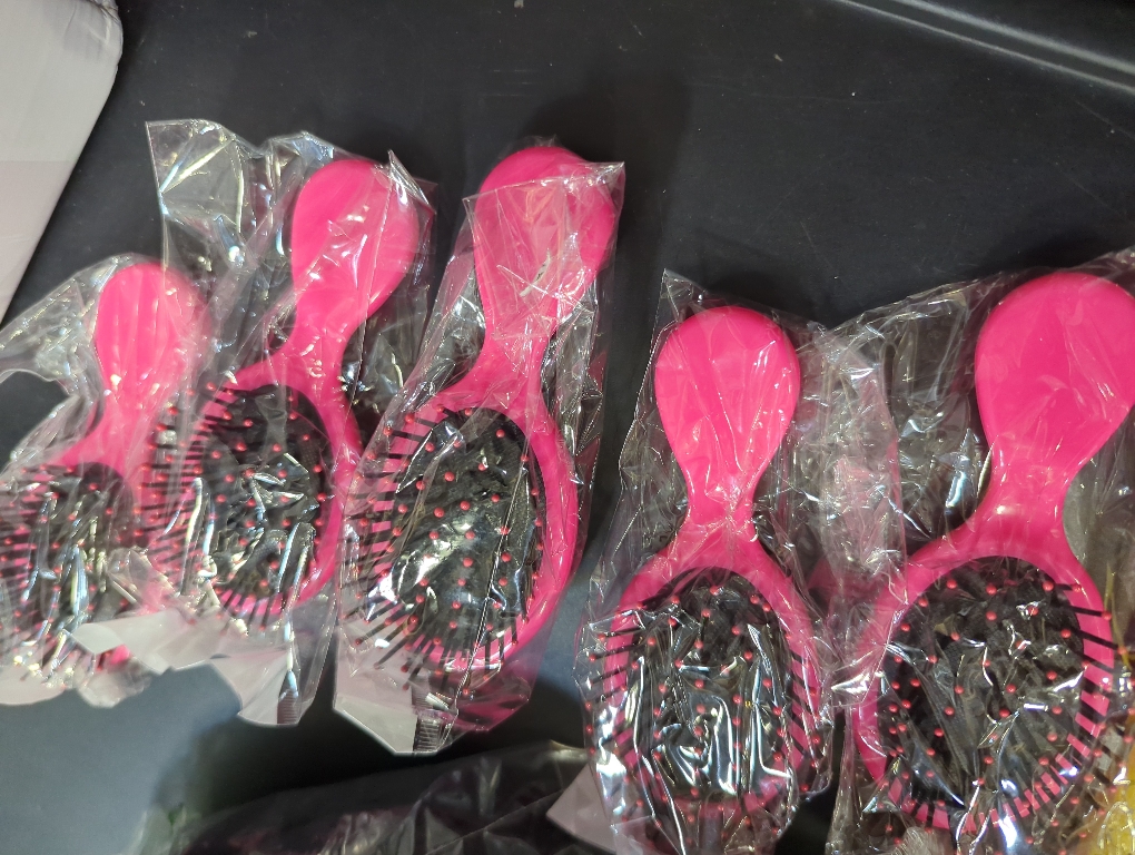 36 Packs Mini Detangling Hairbrush Squirt Detangler combs Toddler Soft Bristle Travel Hairbrush Women Girl