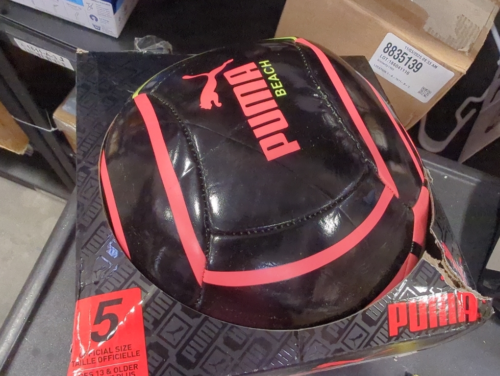 size 5 PUMA beach size 5