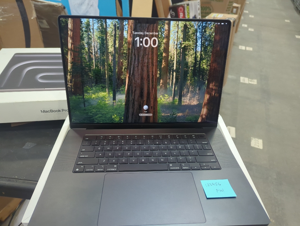 Apple Size 14 Color Black MacBook Pro with M4 Chip 10-Core CPU / 10-Core GPU, 16GB Memory, 1TB SSD, Silver, 2024