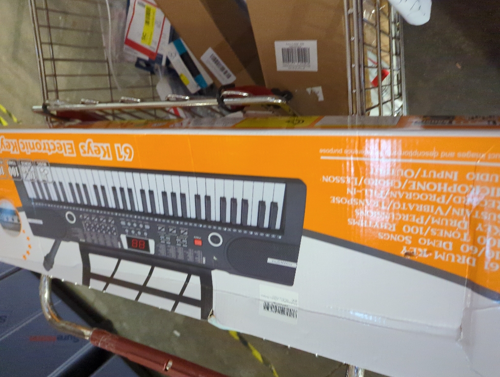 61 Key Keyboard Piano, Portable Electronic Keyboard Piano for Beginners with Speakers, Microphone, Sheet Music Stand, 100 Voices, 100 Rhythms, Digital Music Keyboard Built-In Speakers