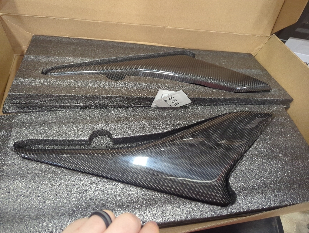 Motorcycle Spoiler Side Wing Fairing Motorcycle Gas Tank Side Panel Cover Fairing Wing Protector  2004