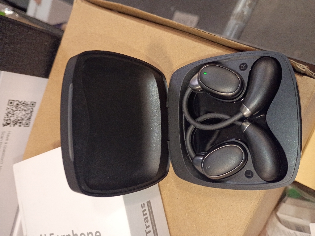 AI Translation Earbuds Wireless Bluetooth - 150 Languages Open-ear Headphones Translator for iPhone and Android 3-in-1 Real Time Translating Device for Travel Business Learning with Charging Case