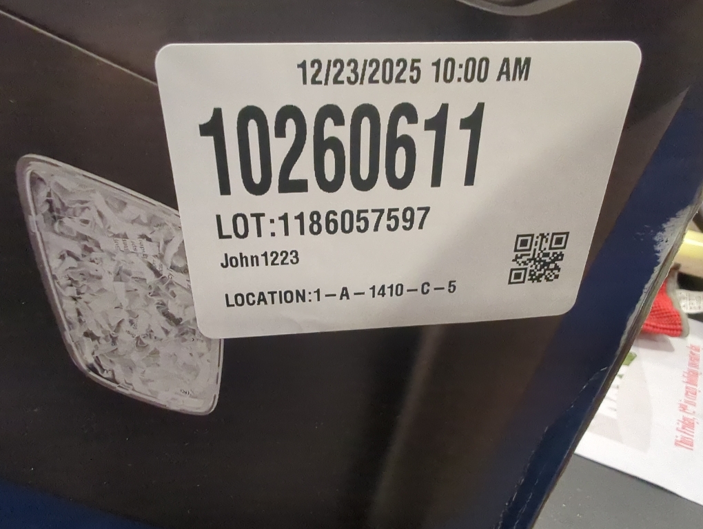 Color Black Insignia™ - 6-Sheet Crosscut Shredder - Black