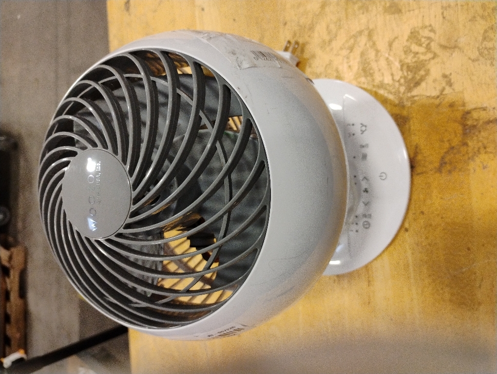 IRIS USA WOOZOO Air Circulator Fan with Remote, Oscillation, 3 Speeds, 52ft Max Air Distance, Adjustable Tilt, Quiet Motor, Small Fan for Bedroom, Office, Dorm, White‼️light dirt and missing remote‼️