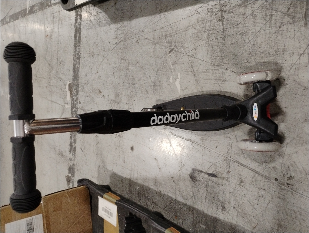 3 Wheel Scooters for Kids, Kick Scooter for Toddlers 3-6 Years Old, Boys and Girls Scooter with Light Up Wheels, Mini Scooter for Children