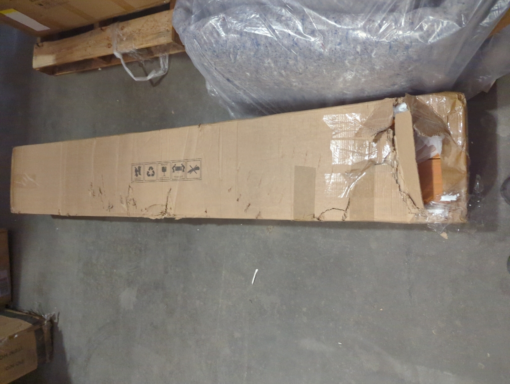 Size Queen Size Solid Wood Bed