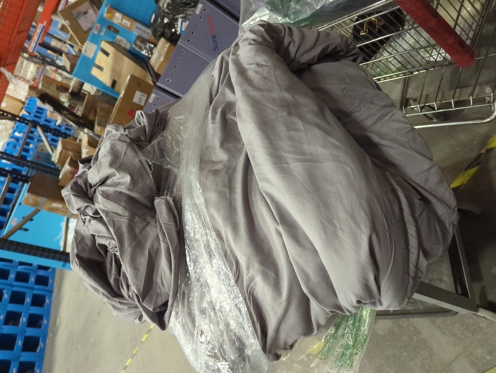 Utopia Bedding Queen Comforter Set Grey, Comforters Queen Size 3 Pieces Bedding Comforters Sets, Down Alternative Soft Bed Set, 1 Comforter (88 x 88 inches) 2 Pillow Shams (20 x 26 inches)