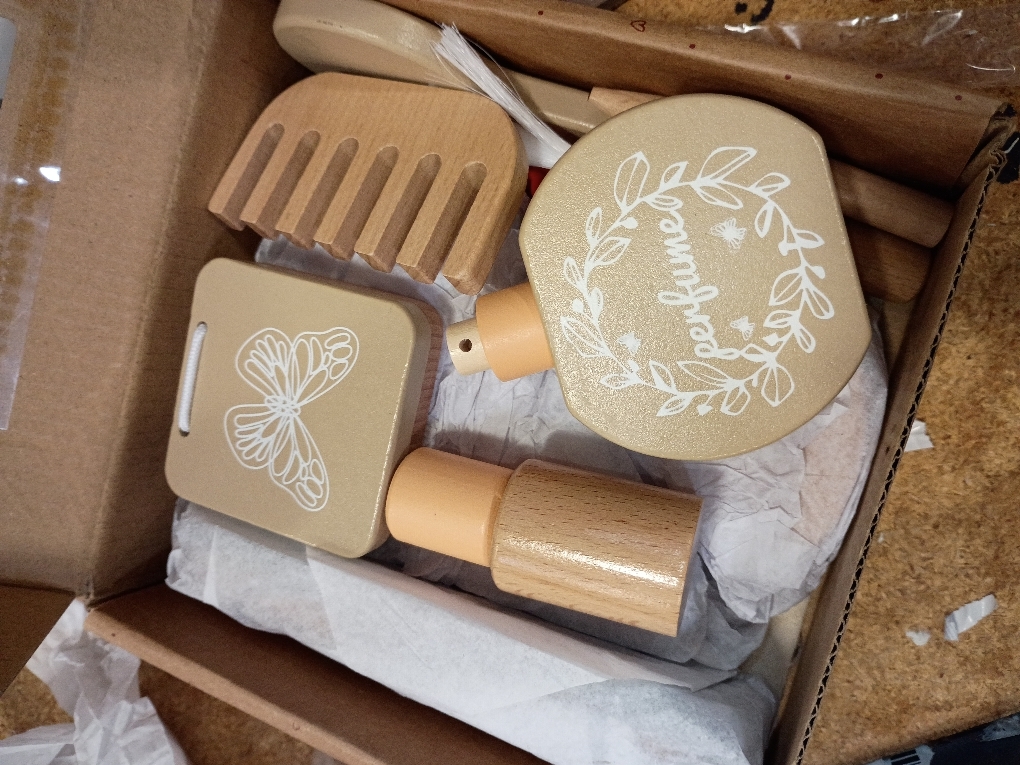 OESSUF Wooden Makeup Toy Sets for Girls, Toddlers Fake Makeup Kit, Pretend Wood Beauty Salon Toys for Kids Little Girls Princess, Christmas Birthday Gift Toy for 3 4 5 6 7 8 9 10 Year Old