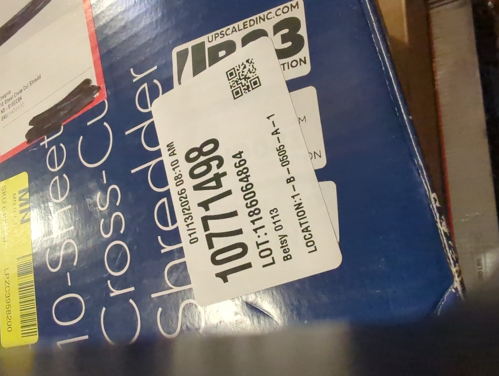 Insignia™ - 10-Sheet Crosscut Paper/CD Shredder - Black