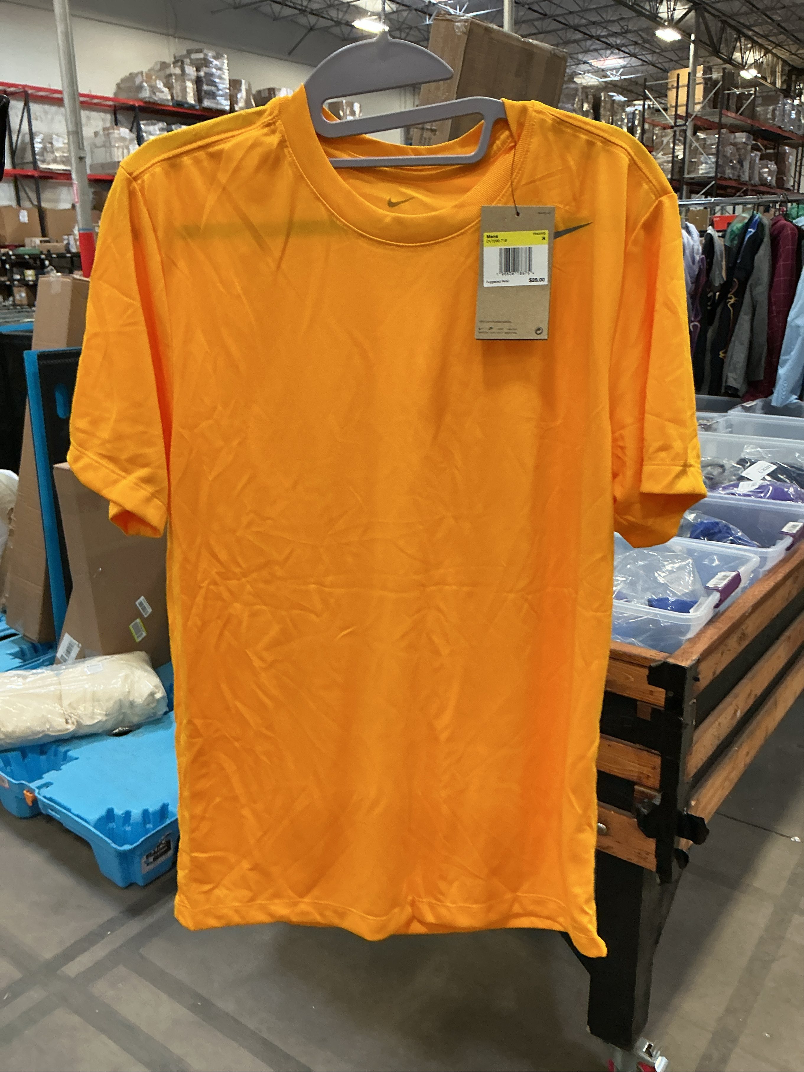 SIZE SMALL.   Nike Men's Training T-Shirt