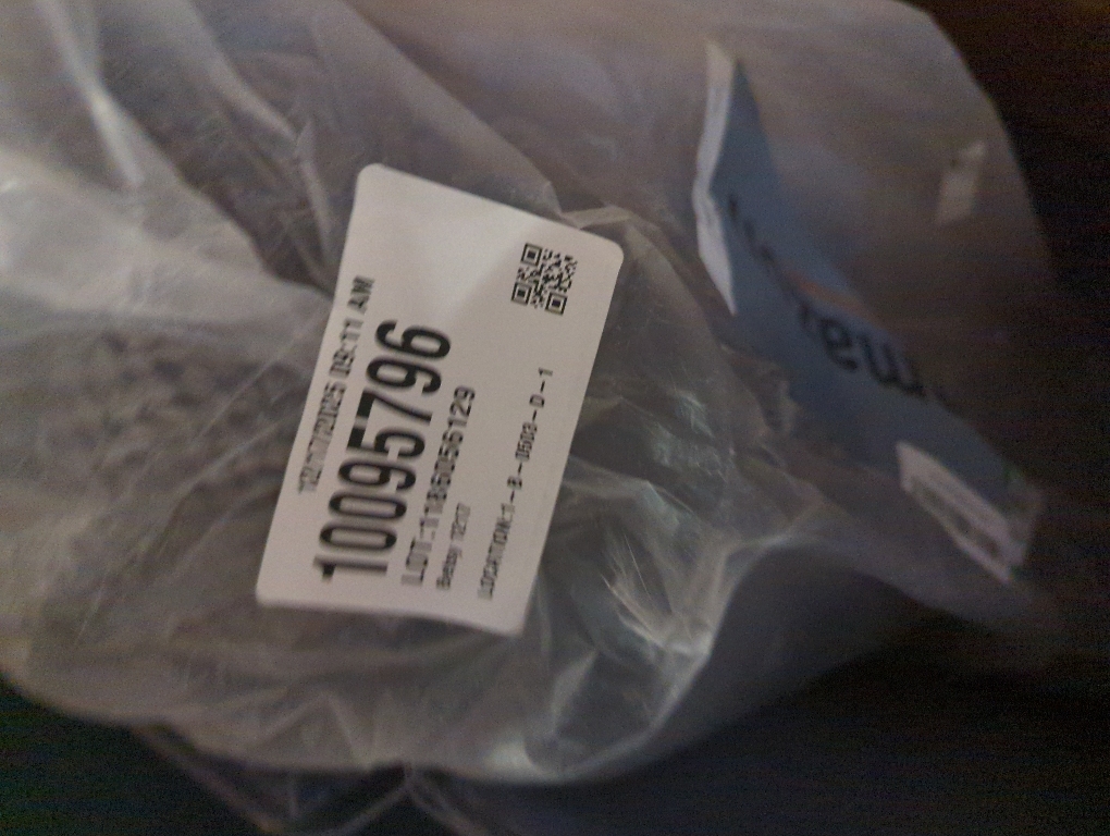 ROOF CARGO BAG PROTECTIVE MAT for Car Roof Storage Bags with EXTRA PADDING and GRIP Place the car roof mat under any rooftop cargo bag TOP UNIVERSAL ROOF RACK PAD for PROTECTION from Car Roof Racks