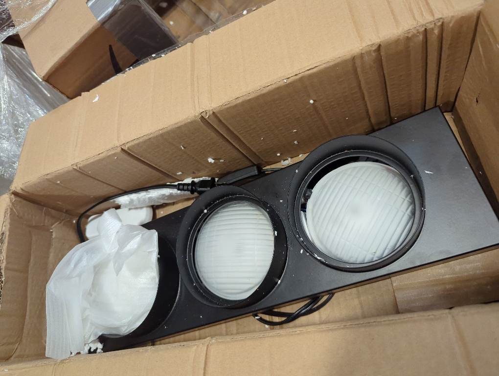 Traffic Light Wall Lamp Remote Control Retro Kids Bedroom Stop Light, Plug in Industrial LED Wall Sconce, 18.5’’ Vintage Fun Signal Lights for Home Office Bar Garage Car Room Decor Christmas