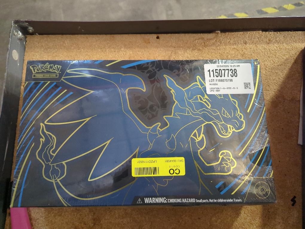 Pokémon Charizard X ex Ultra Premium Collection - White - No Size