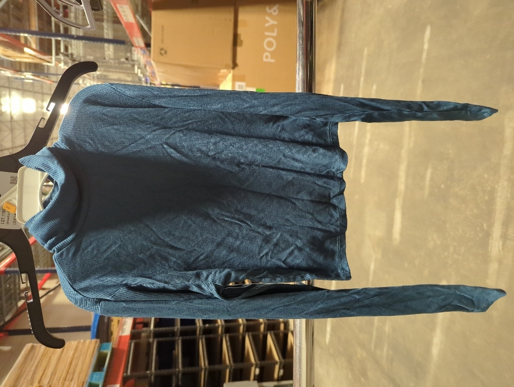 Size small Active USA Lightweight Mock Turtleneck Crop Tops Long Sleeve Casual Base Layer for Women