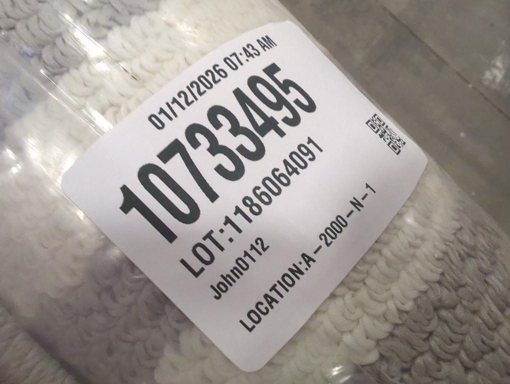 Size medium Color Grey Bathroom Rug Non-Slip Machine Washable  Super Absorbent and Quick Dry Shaggy Microfiber Bath Mat, Extra Soft and Plush Bath Rug for Bathtub, Shower, and Sink, Light Grey