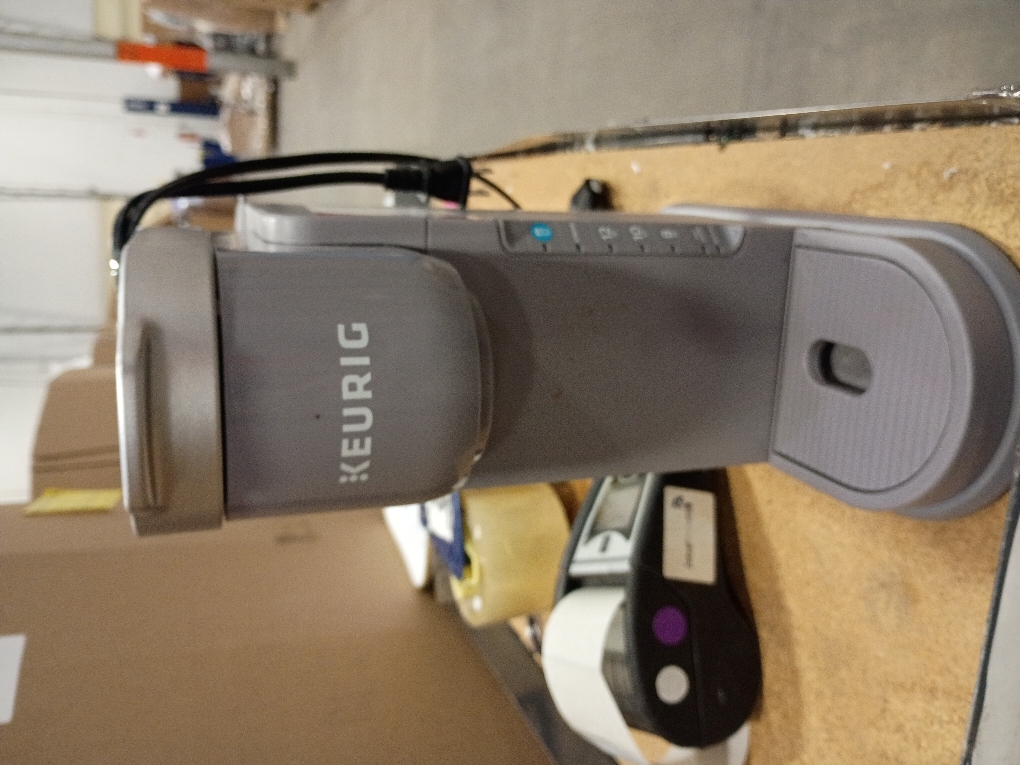 Keurig K-Iced Coffee Maker, Single Serve K-Cup Pod Iced Coffee Maker, With Hot and Cold Coffee Capabilities, Brews Any K-Cup Pod, Gray